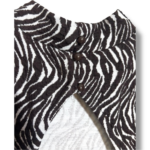Chic Dark Brown and White Zebra Pattern  Cutout Back and Sides Long Sleeve Dress - Picture 9 of 16